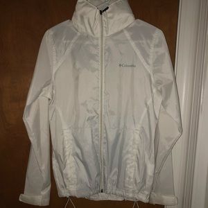 Columbia rain jacket with zipper. Size Small